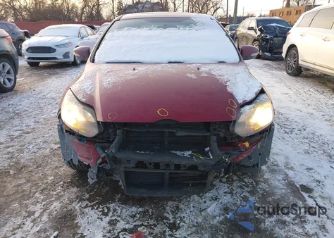 2013 Ford Focus Titanium из США, поврежденный, VIN 1FADP3N22DL254683